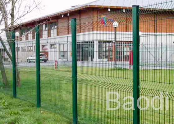 Panneau soudé incurvé par barrière en plastique forte de grillage de haute résistance avec le courrier carré