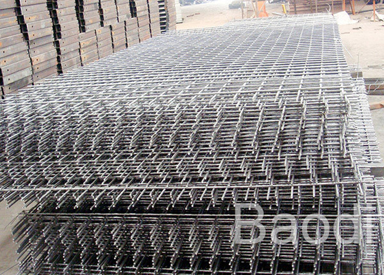 Le balcon/mur a soudé des tailles de renfort concret de grillage 150 x 150 millimètres