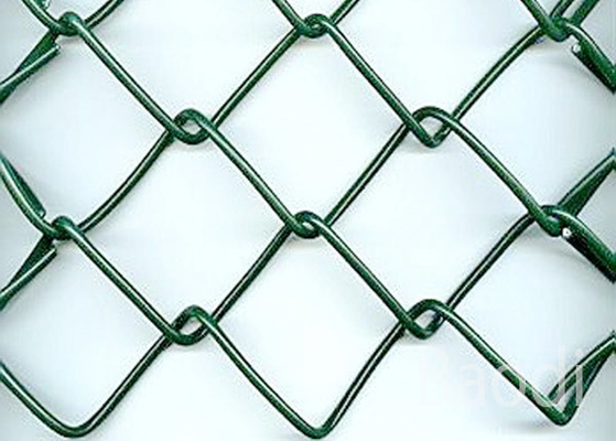 Tissu enduit de PVC de chaîne de stade de maillon de barrière verte de maille avec la surface plane