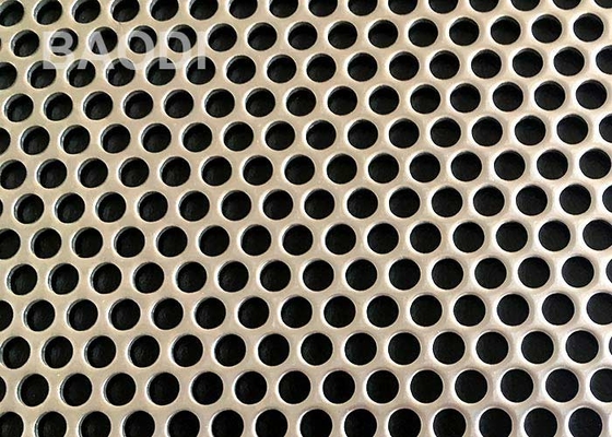 Le trou rond galvanisé a décalé la maille perforée en métal de l'écran 1mx2m