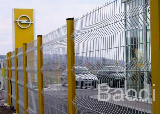 Les panneaux de barrière de maille en métal de cour, vinyle ont enduit le grillage soudé pour la zone d'industrie