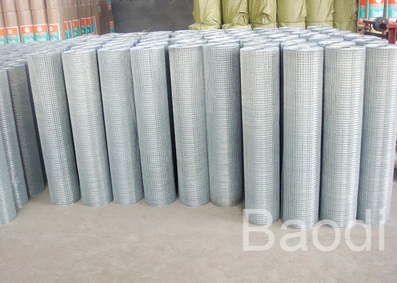 2x2 a galvanisé la structure soudée d'entreprise de Rolls de grillage pour la protection de jardin