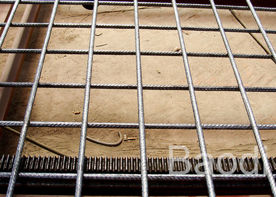 Rebar durable renforçant le grillage ouvrant 100 - 300 millimètres pour la route/quai
