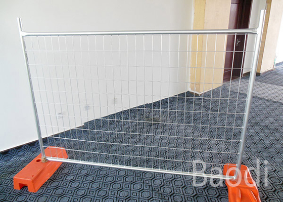 Panneaux provisoires à faible teneur en carbone portatifs de barrière de construction, clôture de contrôle des foules