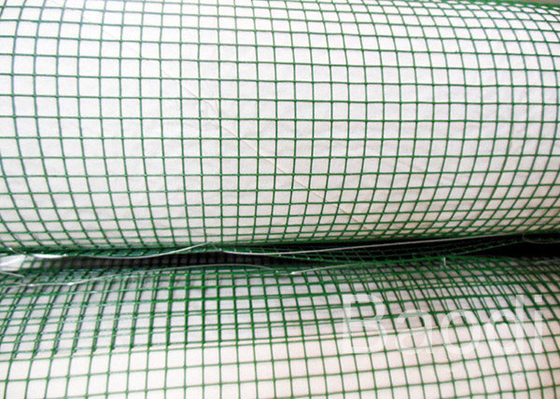Mesure 16 extérieure soudée de petit pain de grillage enduite par vinyle vert pour la clôture de volaille