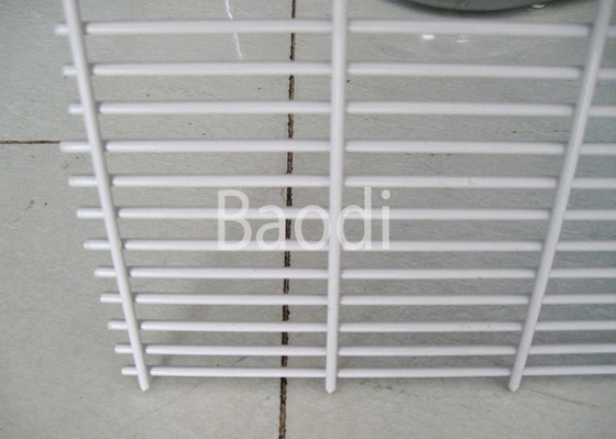 Sécurité blanche de grillage enduite par PVC clôturant la taille de 2.4m pour des gardes de machine d'usine