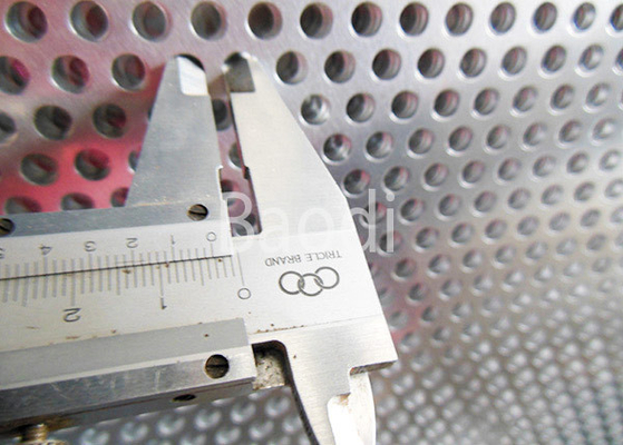 0.8 - feuille perforée en aluminium de trou rond de 25mm avec la largeur maximum de la longueur de 3m/1.5m