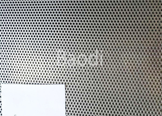 Tôle de l'acier SS316 perforée durable 2000 x 1000 x 1.5mm pour les filtres chimiques