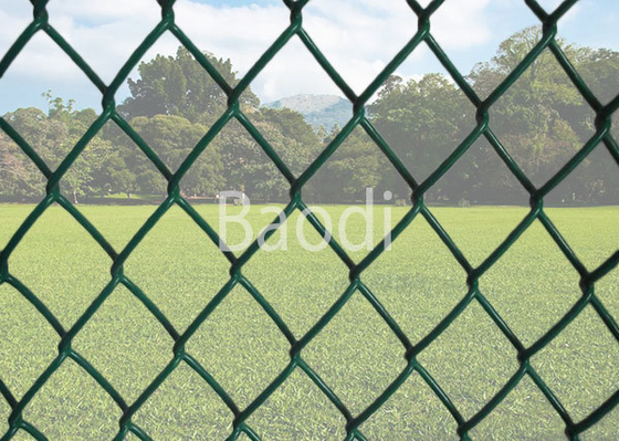 Tissu enduit de PVC de chaîne de stade de maillon de barrière verte de maille avec la surface plane