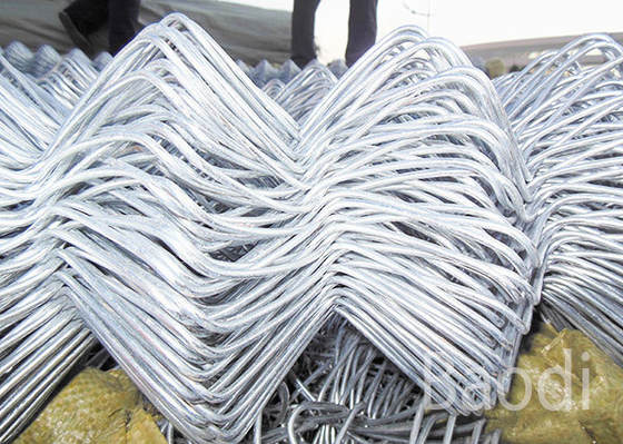 Ouverture uniforme galvanisée de maille de tissu de maillon de chaîne d'immersion chaude pour la barrière de frontière