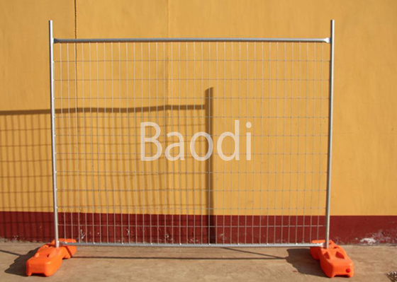 Panneau provisoire démontable de maillage de soudure de barrière/Portable de maille avec la base en plastique