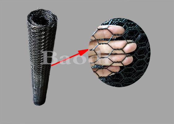 Grillage noir de poulet de volaille avec la structure hexagonale de trou de maille de flexibilité