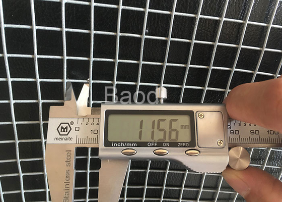Matériel galvanisé 17 par mesures 36&quot; de fil d'acier de tissu de matériel petit pain au loin