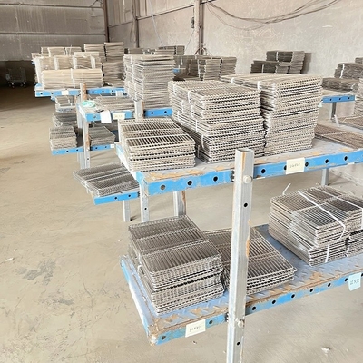 Étagère de barbecue en acier inoxydable La solution ultime de grille de camping avec d'autres accessoires et résistance à la corrosion