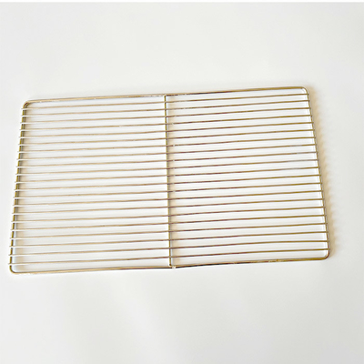 La grille Winco Pan est un ajout essentiel à votre collection d'accessoires de gril