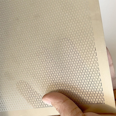 Épaisseur de façade métallique décorative 0,5 3,5 mm Max. 1,5 m Largeur Modèles de panneaux perforés personnalisables