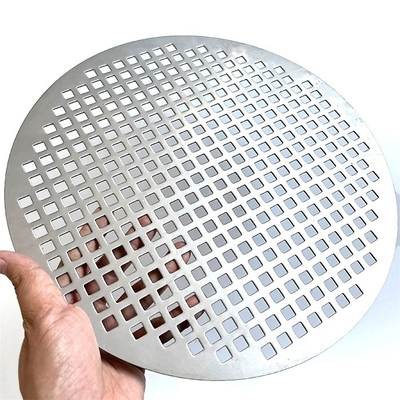 Épaisseur de façade métallique décorative 0,5 3,5 mm Max. 1,5 m Largeur Modèles de panneaux perforés personnalisables