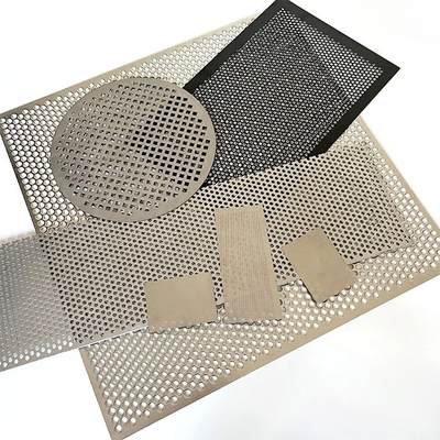 Épaisseur de façade métallique décorative 0,5 3,5 mm Max. 1,5 m Largeur Modèles de panneaux perforés personnalisables