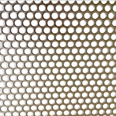 Service de traitement de décoiling Plaque de perforation décorative en aluminium Panneaux métalliques perforés pour murs de rideau