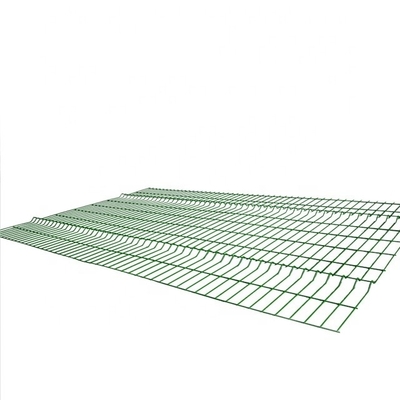 Barrière en treillis métallique pour espaces extérieurs