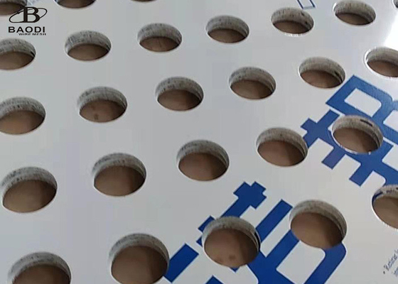 maille perforée de poinçon en métal de plat de tamis filtrant de 1m x de 2m