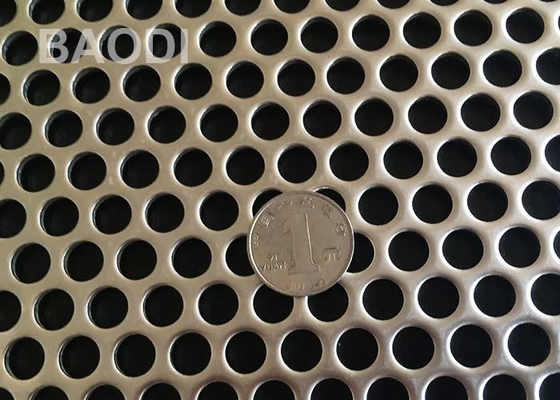 Le trou rond galvanisé a décalé la maille perforée en métal de l'écran 1mx2m