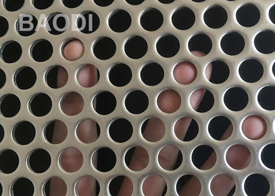 L'acier inoxydable 304 316L a perforé Mesh Round Hole 1m x 2m