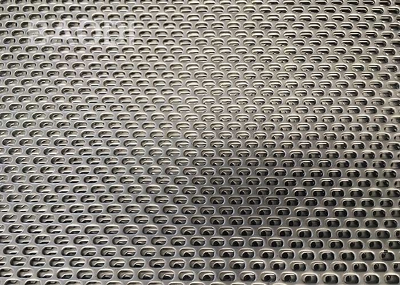 la longueur de 2m a galvanisé le métal perforé de poinçon Mesh Steel Net Screen de commande numérique par ordinateur