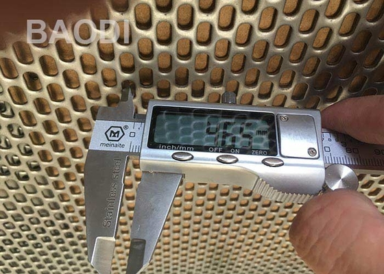 1X2M Galvanized Slotted Hole a perforé l'acier inoxydable Mesh Screen For Mining