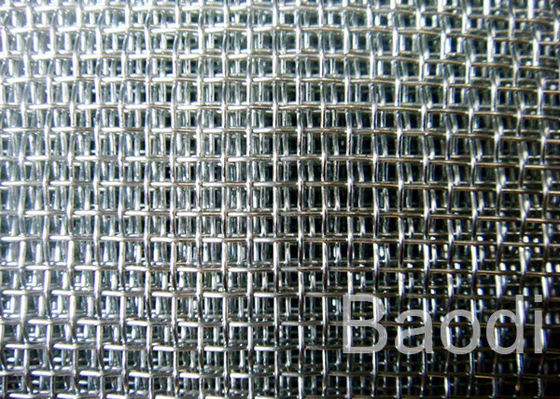 Le filet de sécurité de mine de perforation rectangulaire a serti par replis la taille de la maille 1m
